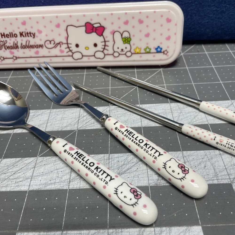 The Unbranded Brand hello kitty